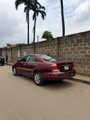 Toyota Camry XLE 4dr Sedan (2.4L 4cyl 5A) 2005 Red