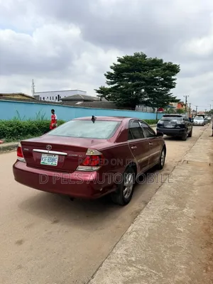 Toyota Camry XLE 4dr Sedan (2.4L 4cyl 5A) 2005 Red
