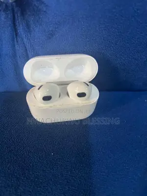 American Apple AirPod