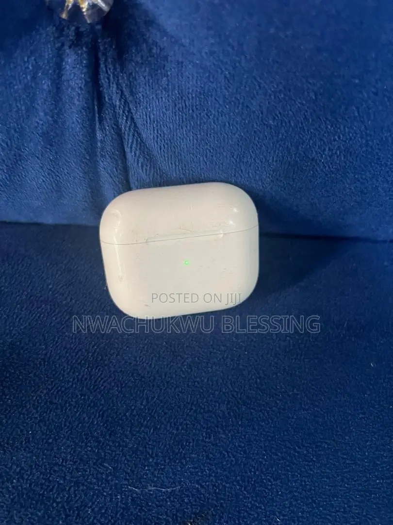 American Apple AirPod