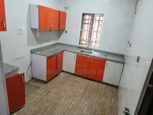 3bdrm Apartment in Lekki Conversation for rent