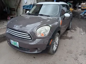 Mini Cooper 2011 Brown