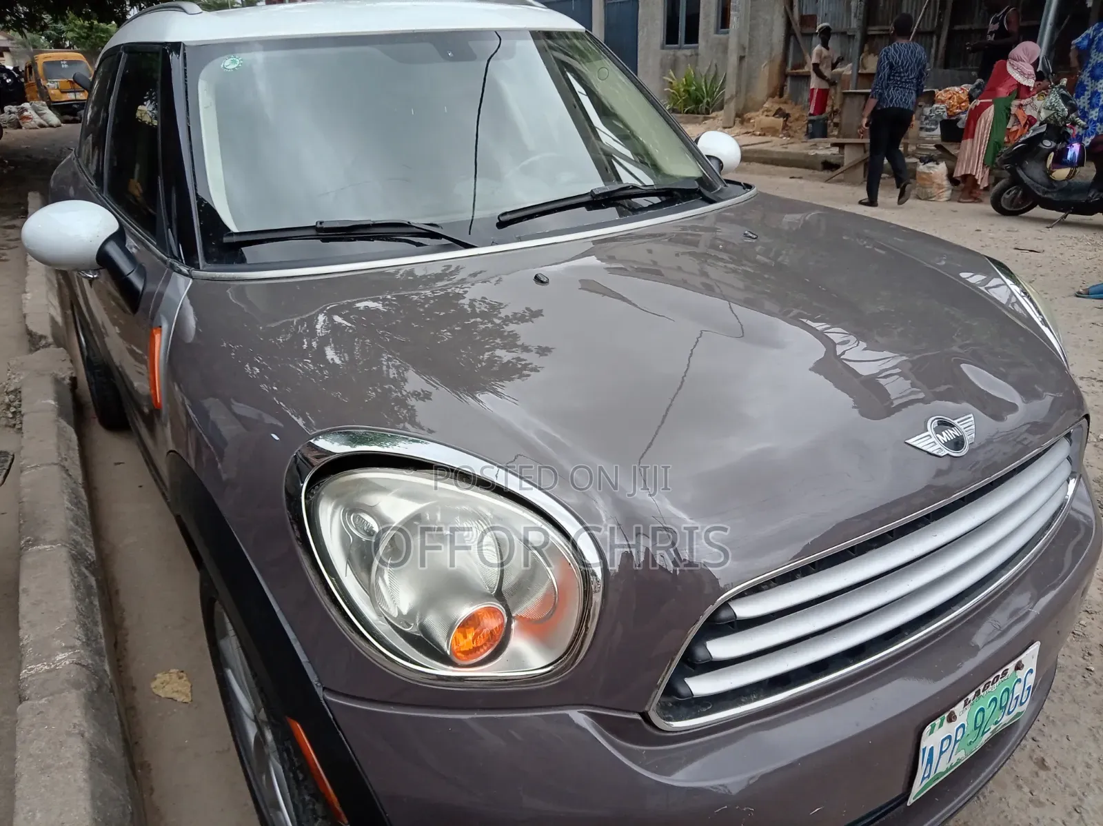 Mini Cooper 2011 Brown