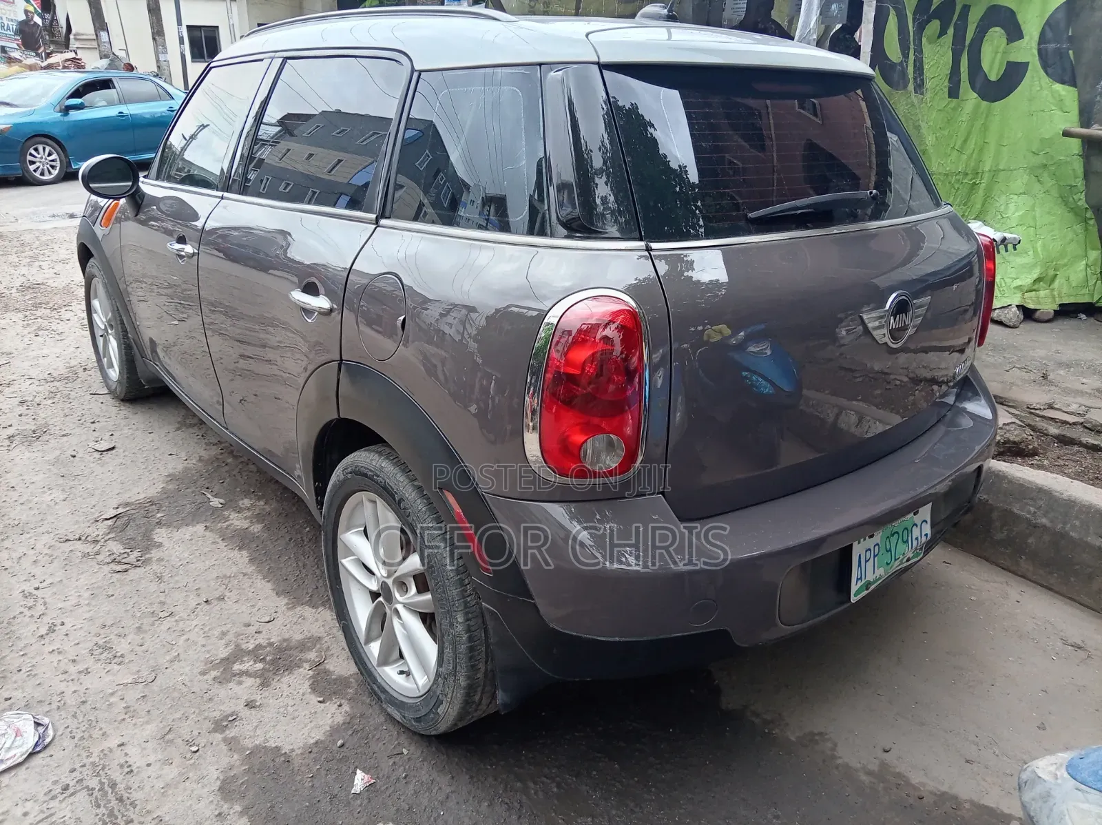 Mini Cooper 2011 Brown