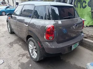 Mini Cooper 2011 Brown