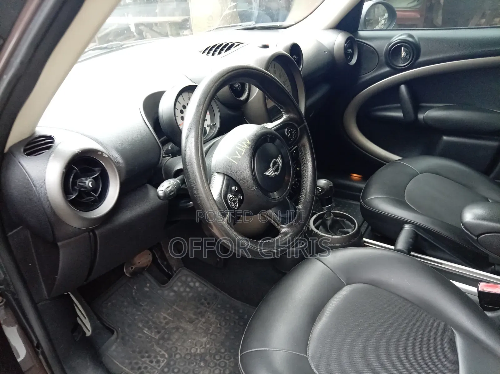 Mini Cooper 2011 Brown