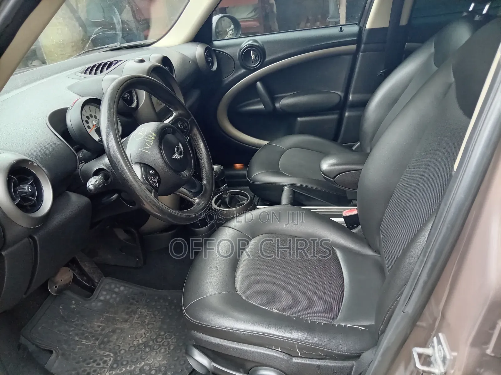 Mini Cooper 2011 Brown