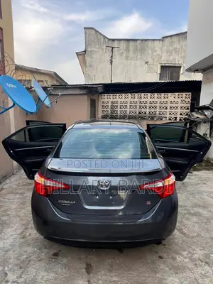 Toyota Corolla 2016 Gray