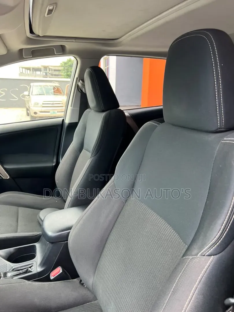 Toyota RAV4 XLE 4dr SUV (2.5L 4cyl 6A) 2015 Maroon
