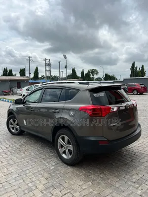 Toyota RAV4 XLE 4dr SUV (2.5L 4cyl 6A) 2015 Maroon
