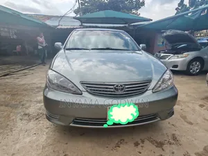 Toyota Camry XLE 4dr Sedan (2.4L 4cyl 5A) 2005 Teal