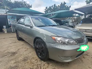 Toyota Camry XLE 4dr Sedan (2.4L 4cyl 5A) 2005 Teal