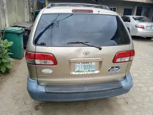 Toyota Sienna 2002 Gray