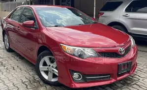 Toyota Camry SE 4dr Sedan (2.5L 4cyl 6A) 2013 Burgundy
