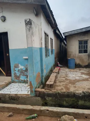 15bdrm Room & Parlour in Abule Egba for sale