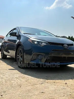 Toyota Corolla L 4dr Sedan (1.8L 4cyl 6M) 2015 Gray