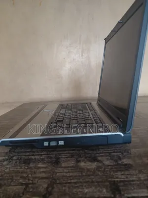 Laptop Toshiba 2GB Intel Celeron HDD 140GB