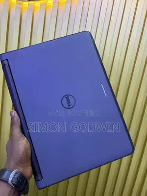 Laptop Dell Latitude 3350 4GB Intel Core i3 HDD+SSD 320GB
