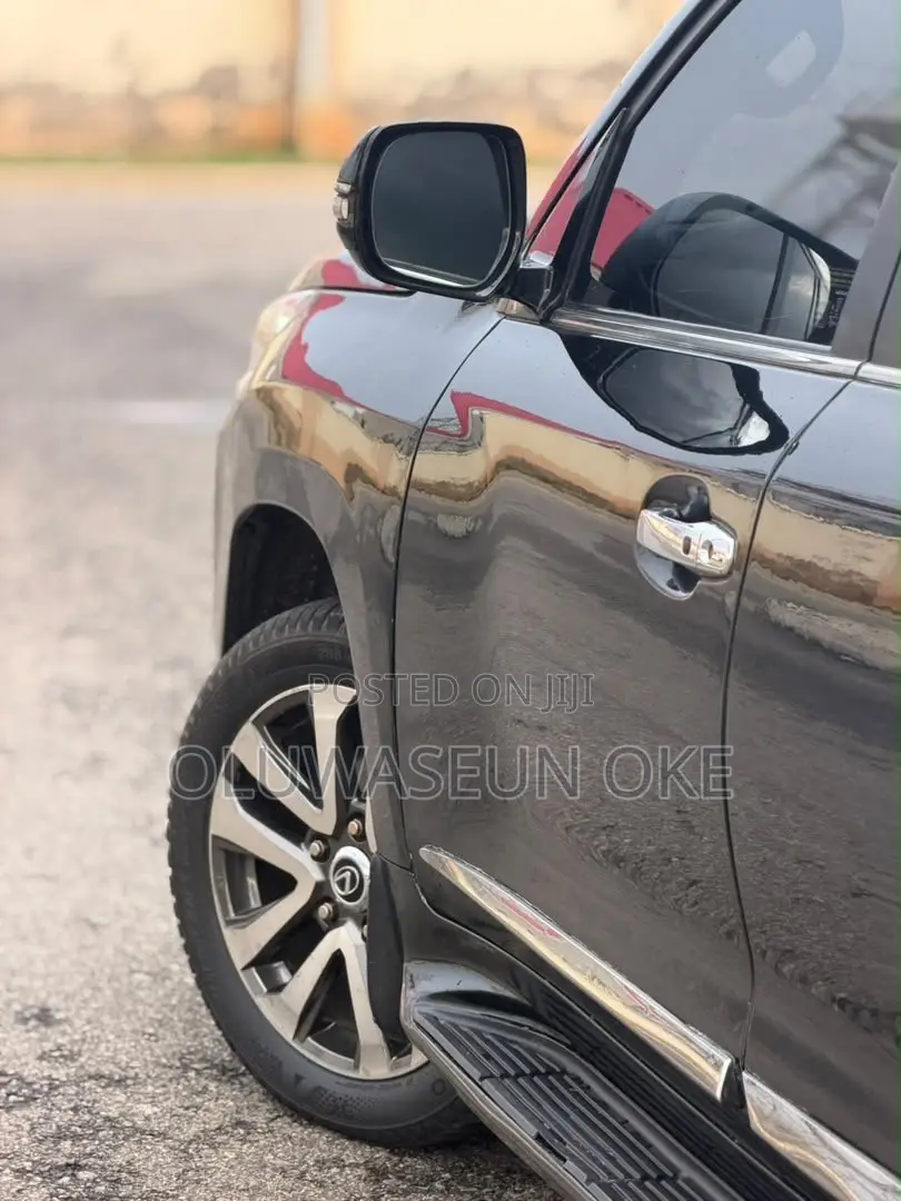 Lexus LX 570 2012 Black
