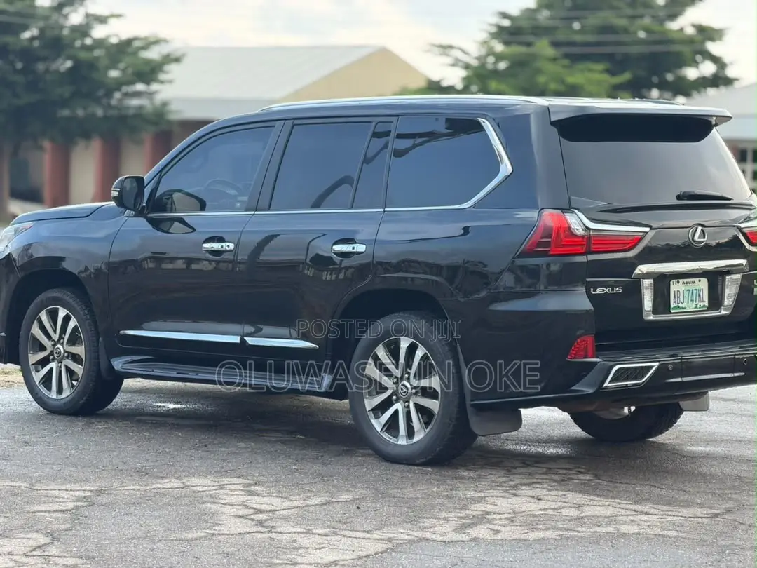 Lexus LX 570 2012 Black