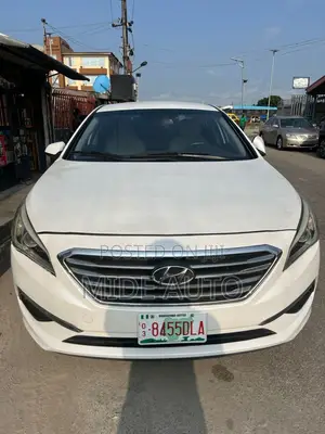 Hyundai Sonata Base Sedan FWD (2.4L 4cyl 6A) 2017 White
