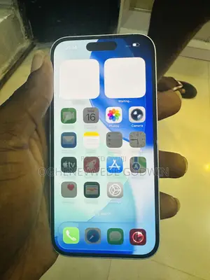 New Apple iPhone 16 128 GB White