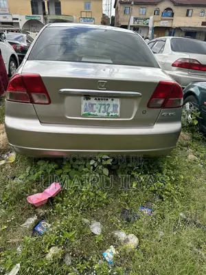 Honda Civic 2005 Gold