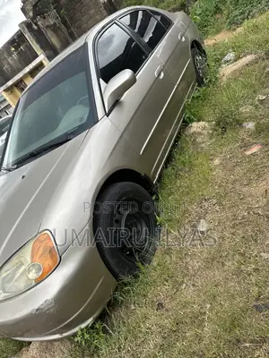 Honda Civic 2005 Gold