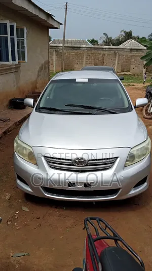 Toyota Corolla 2010 Silver