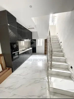 2bdrm Duplex in Lekki Phase 1 for rent