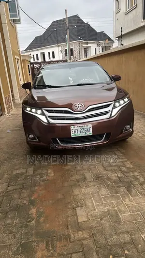 Toyota Venza V6 AWD 2012 Brown