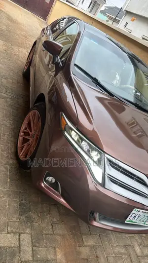 Toyota Venza V6 AWD 2012 Brown