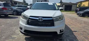Toyota Highlander XLE V6 4x4 (3.5L 6cyl 6A) 2016 White