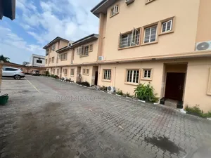 1bdrm Apartment in Lekki Phase 1 for rent