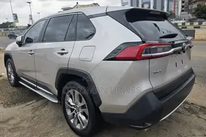Toyota RAV4 Limited FWD 2024 Off white