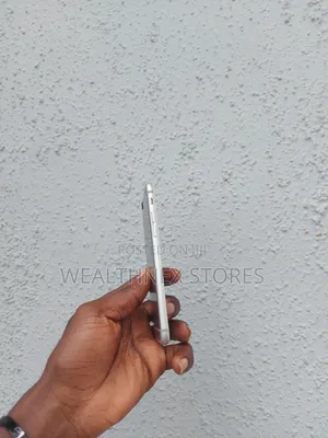 Apple iPhone 6s 32 GB Red