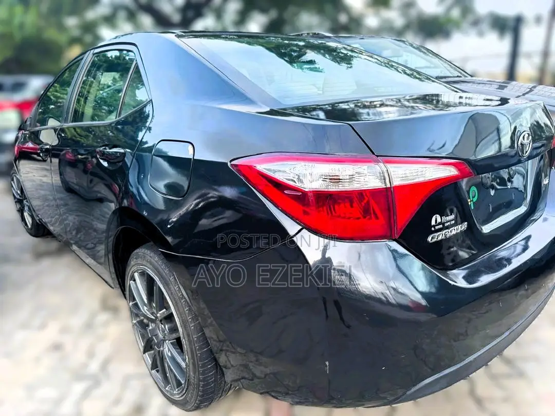 Toyota Corolla 2017 Black