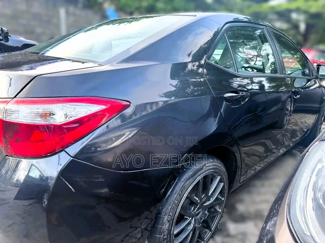 Toyota Corolla 2017 Black