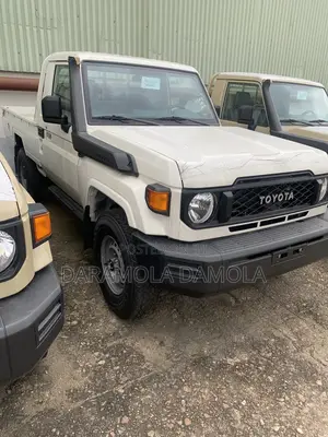 New Toyota Hilux 2025 Gold