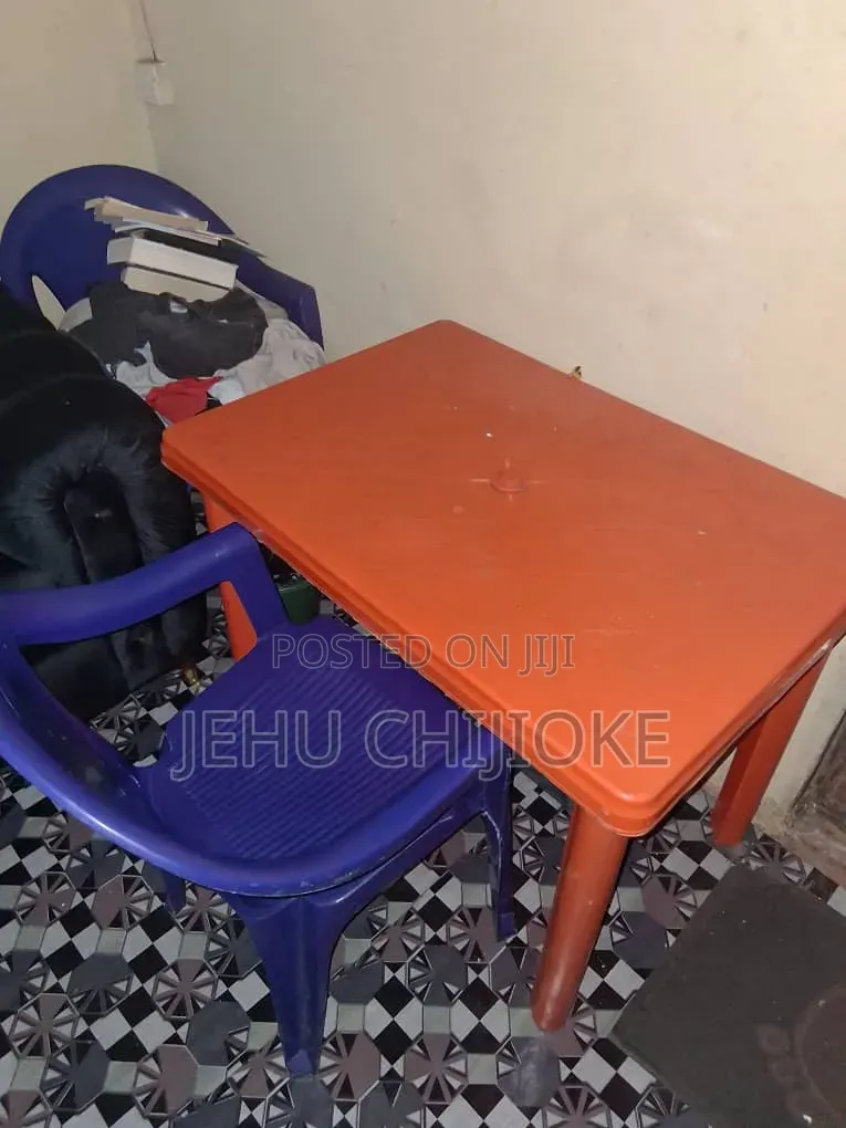 Durable Plastic Reading Table and Chairs