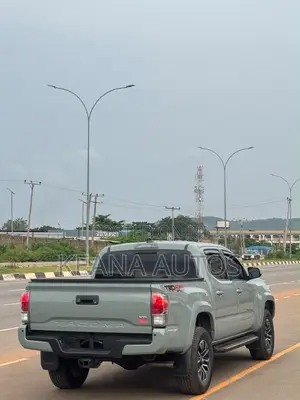 Toyota Tacoma 2022 Gray