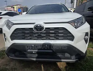 Toyota RAV4 Limited 2021 White