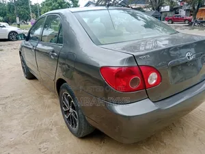 Toyota Corolla Sedan 2005 Gray
