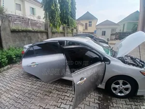 Toyota Corolla 2012 Silver
