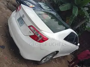 Toyota Camry SE 4dr Sedan (2.5L 4cyl 6A) 2013 White
