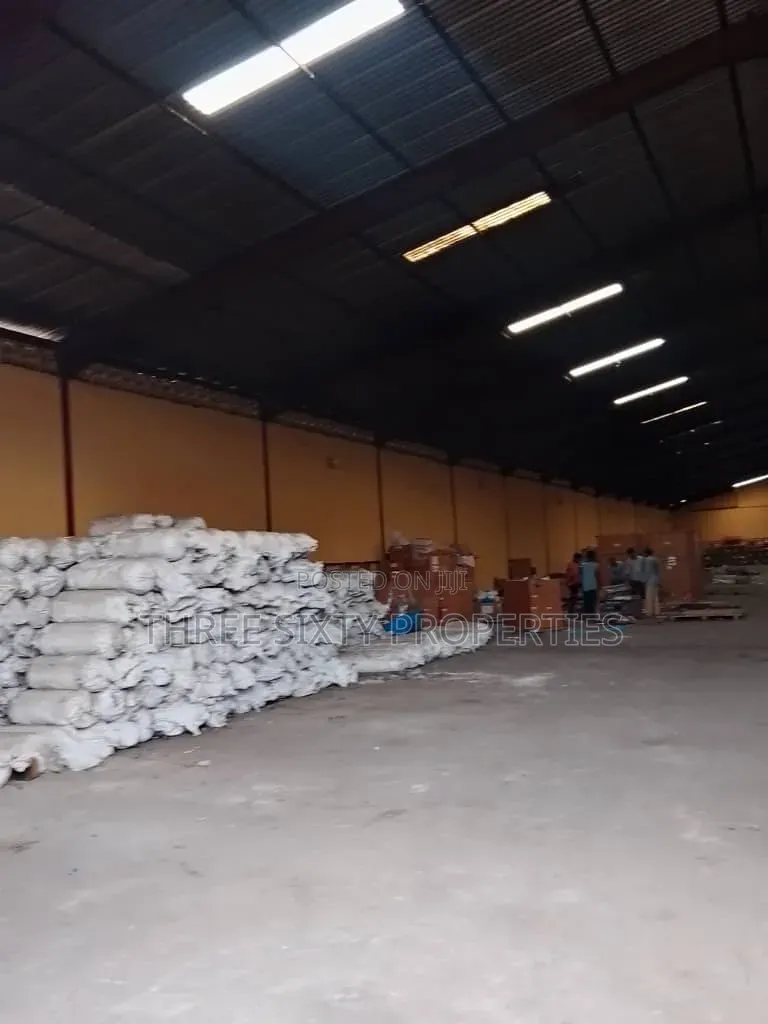 2400sqm Warehouse Exclusive Compound