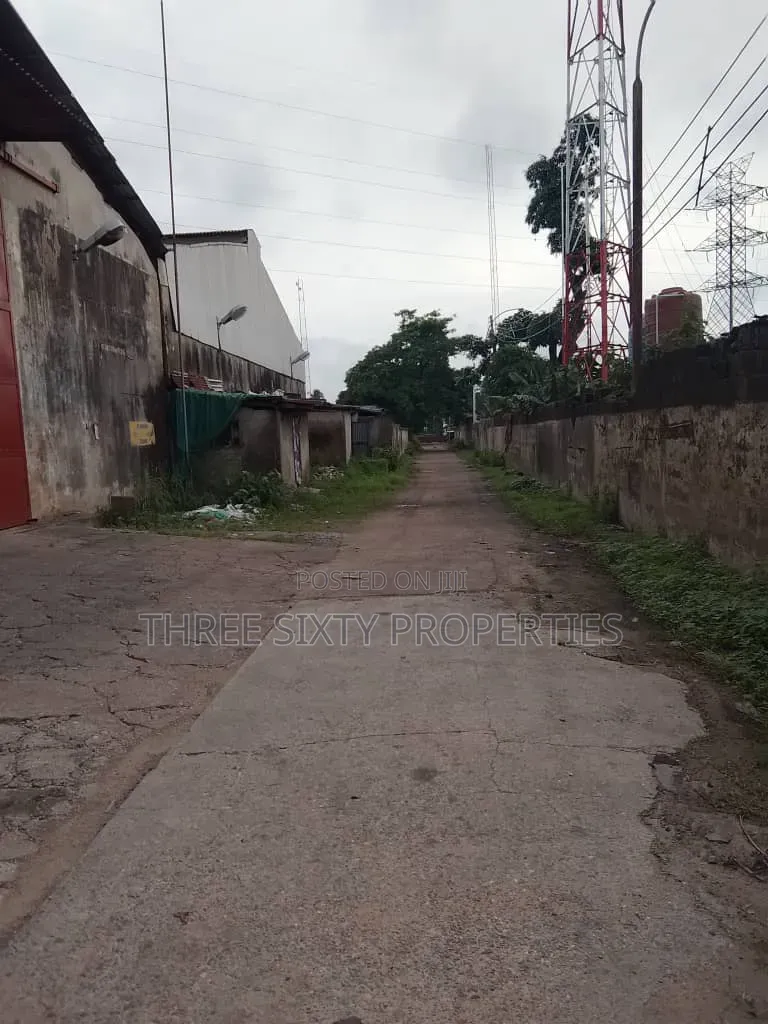 2400sqm Warehouse Exclusive Compound