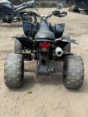 Yamaha 2002 Black