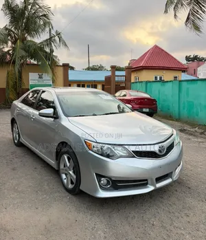 Toyota Camry 2014 Silver