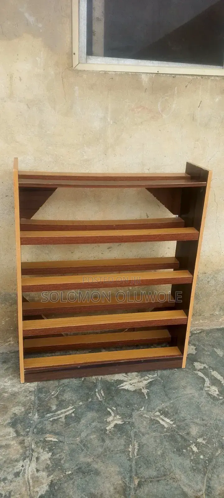 One Shoe Rack and Two Stool